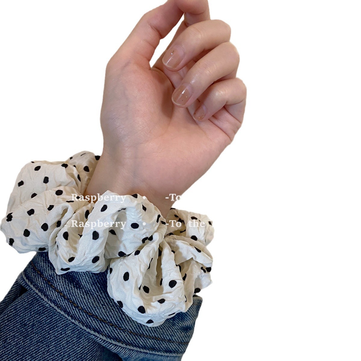 Korean cream polka dot large intestine hair band ~ Elegant and refined texture, pleated fabric, niche high-end style hair tie and hair accessory Item Picture