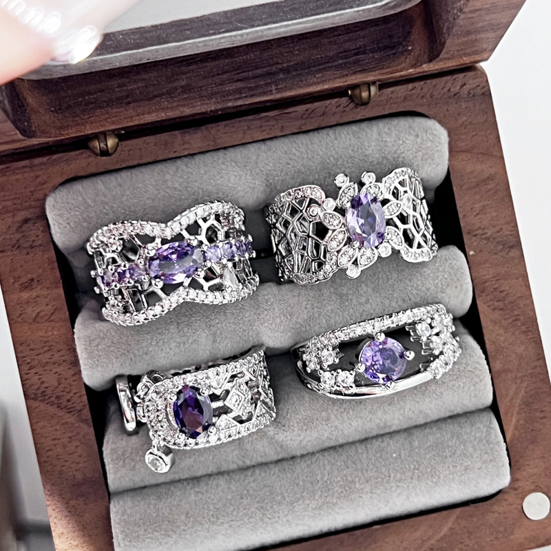 Sweet and cool, hollowed-out purple diamond, light luxury and high-end open ring, cold and elegant feminine style, niche design sense, exquisite ring Application Scenario