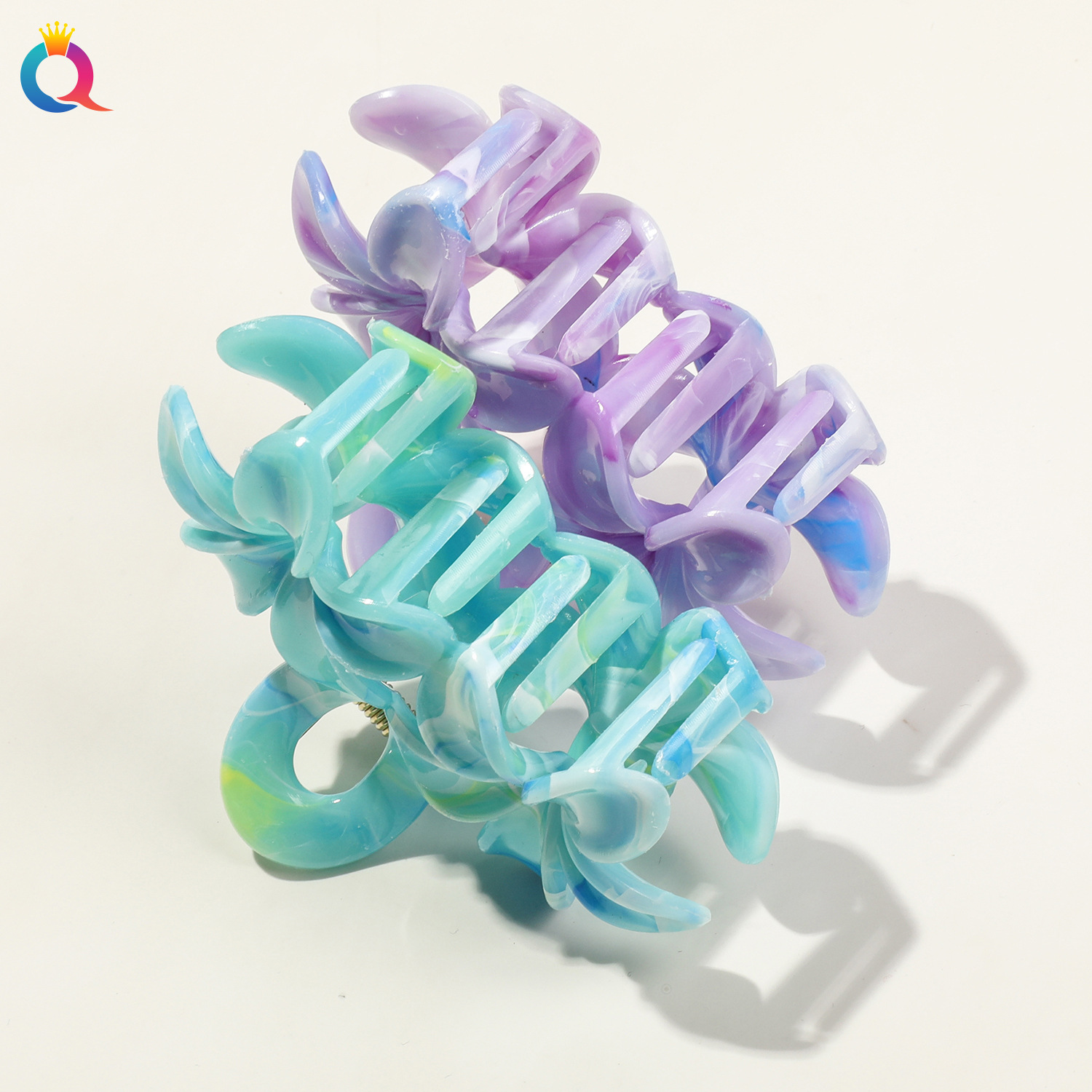 Wholesale of Qiyue Cross-border's new double-flower marble-patterned hairpins, feminine shark clips, and high-end scratch-clip headwear Application Scenario
