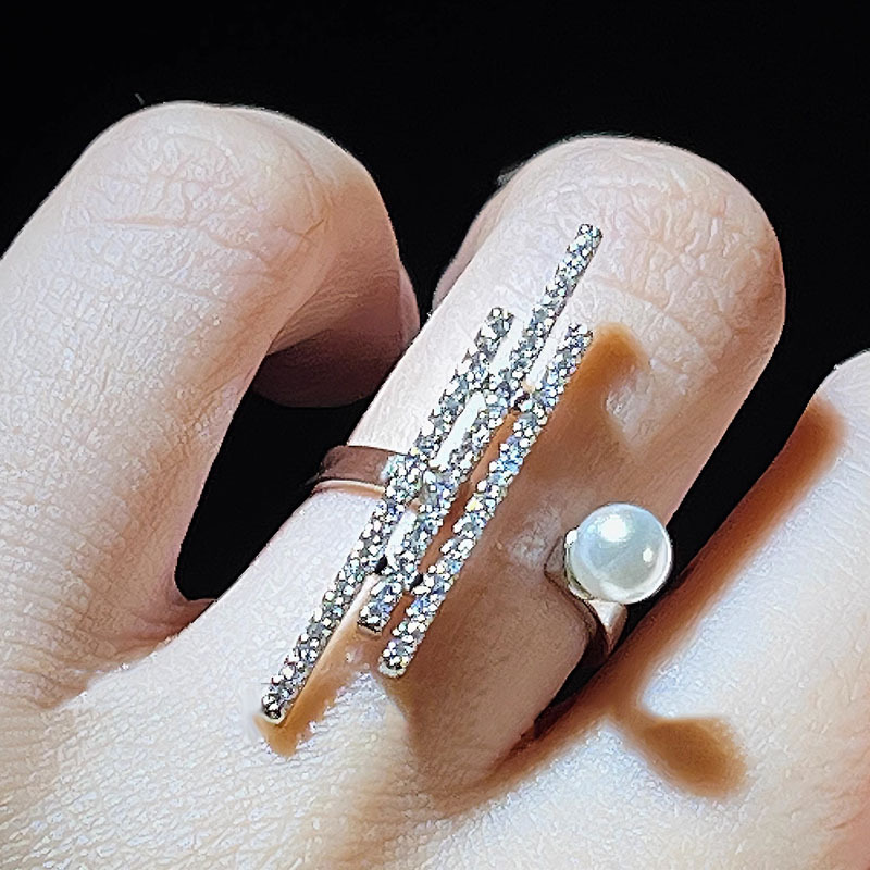 A light luxury and high-end line zircon pearl inlaid open-mouth ring for women's ins, with a cold style and fashionable personality details Picture