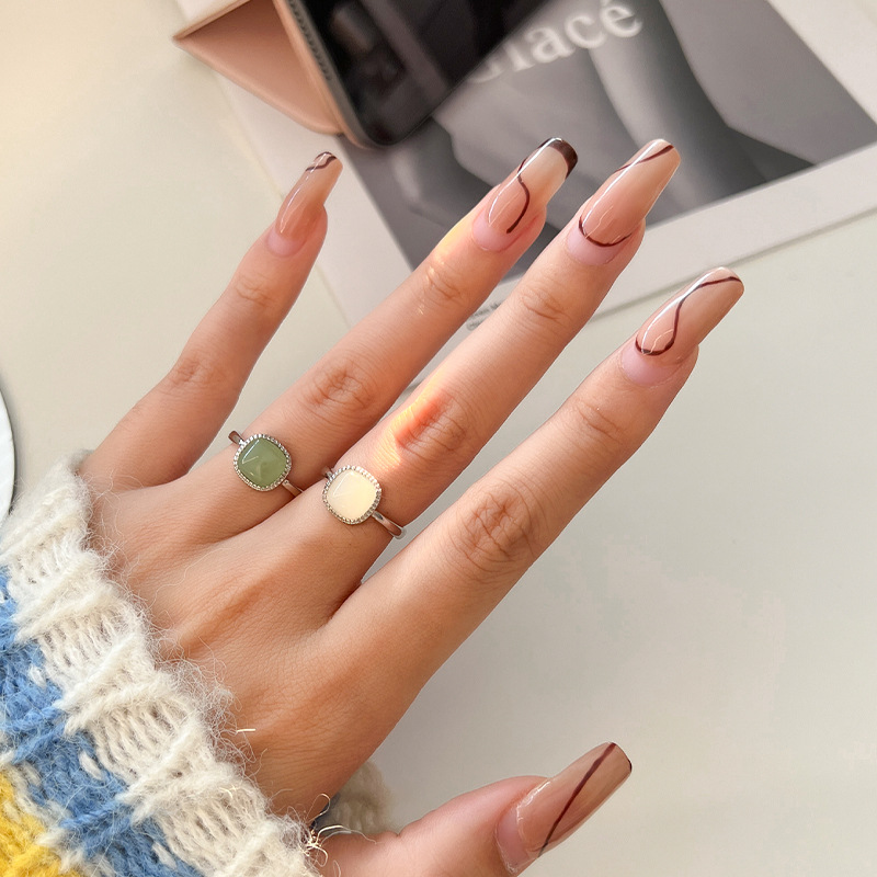 The new Chinese-style small sugar cube ring of the same style as Xiaohongshu, with a sweet and gentle feminine charm, is a trendy index finger ring made of exquisite jade Specification drawing