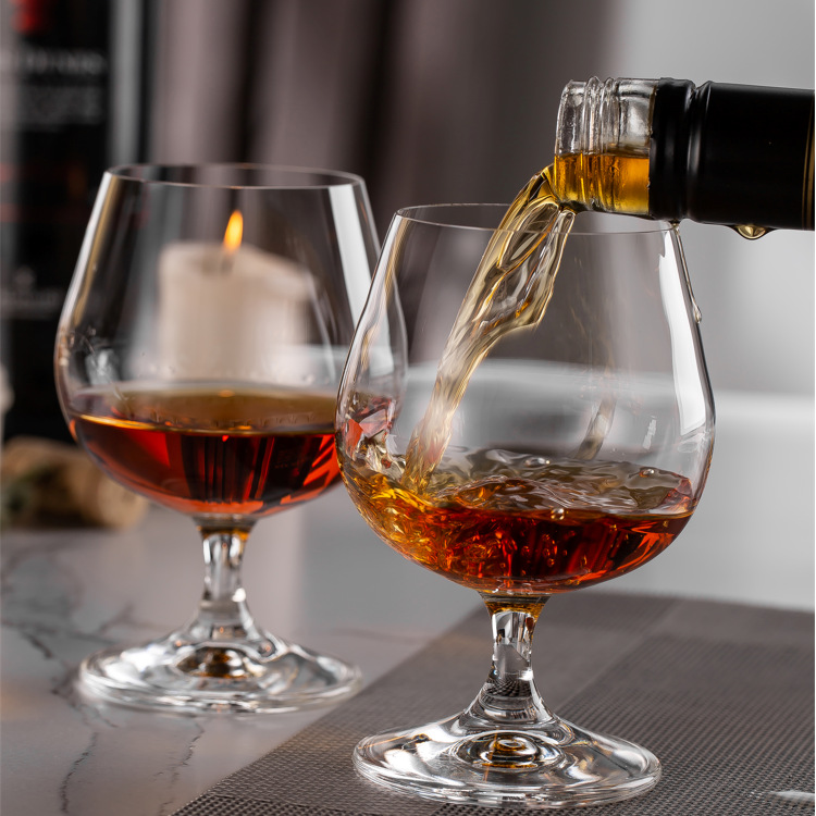 Wholesale Idelita crystal glasses, brandy glasses, wine glasses, tasting glasses and beer glasses with LOGO printing full figure