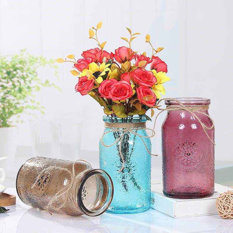 We offer a complete range of creative European-style sunflower glass vases in various specifications. We are a wholesale manufacturer for home desktop vases and dry vases Application Scenario