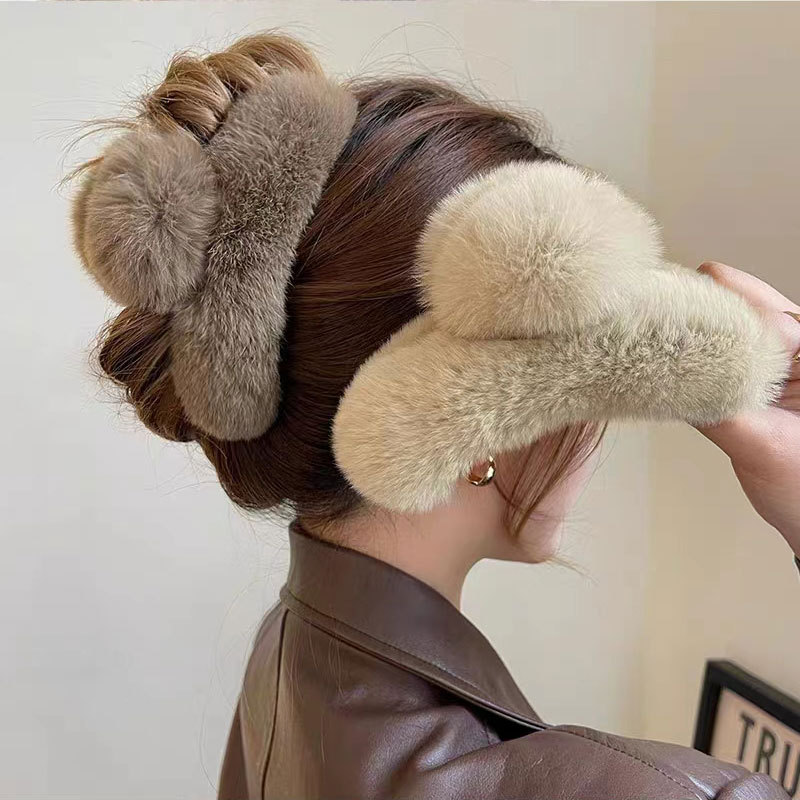 New Korean genuine rex rabbit hair clips, women's retro oversized hair clips, shark clips, high-end plush updo hair clips Specification drawing