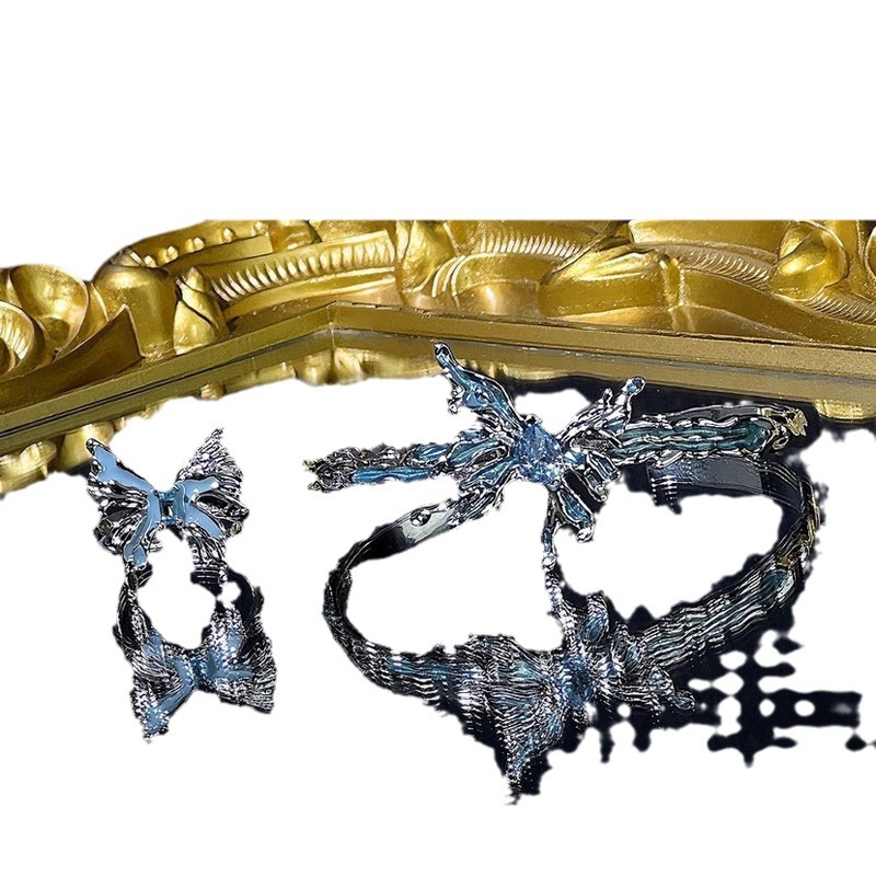 The sea blue glazed butterfly bracelet is a niche design with an irregular texture, a unique and fashionable ins ring and bracelet set Item Picture