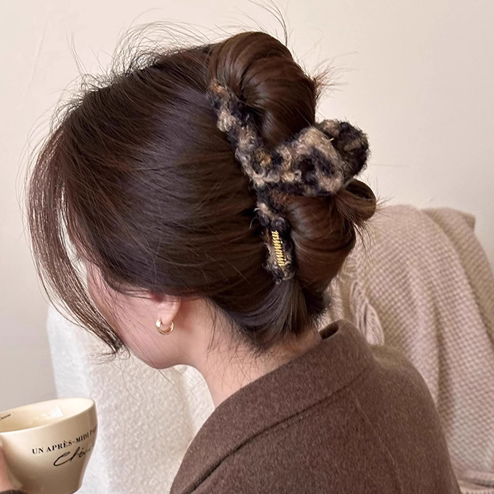 Spring/Summer leopard print plush large scratch-clip women's 2025 new style High-end back head hairpin, elegant shark clip hair accessory Specification drawing