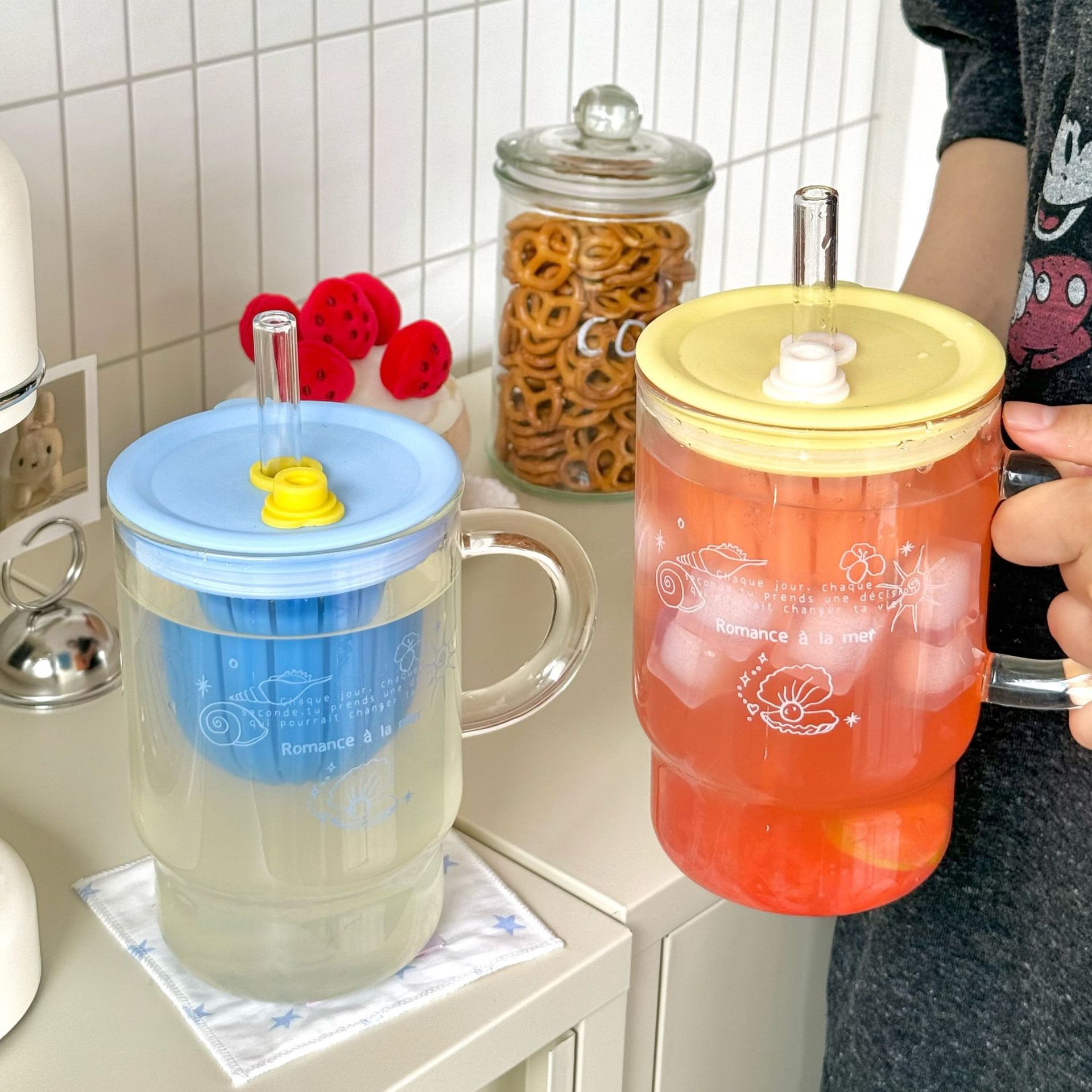 High appearance level Ocean series glass cups, straw cups, large-capacity drinking cups, office water cups, pearl shell cups full figure