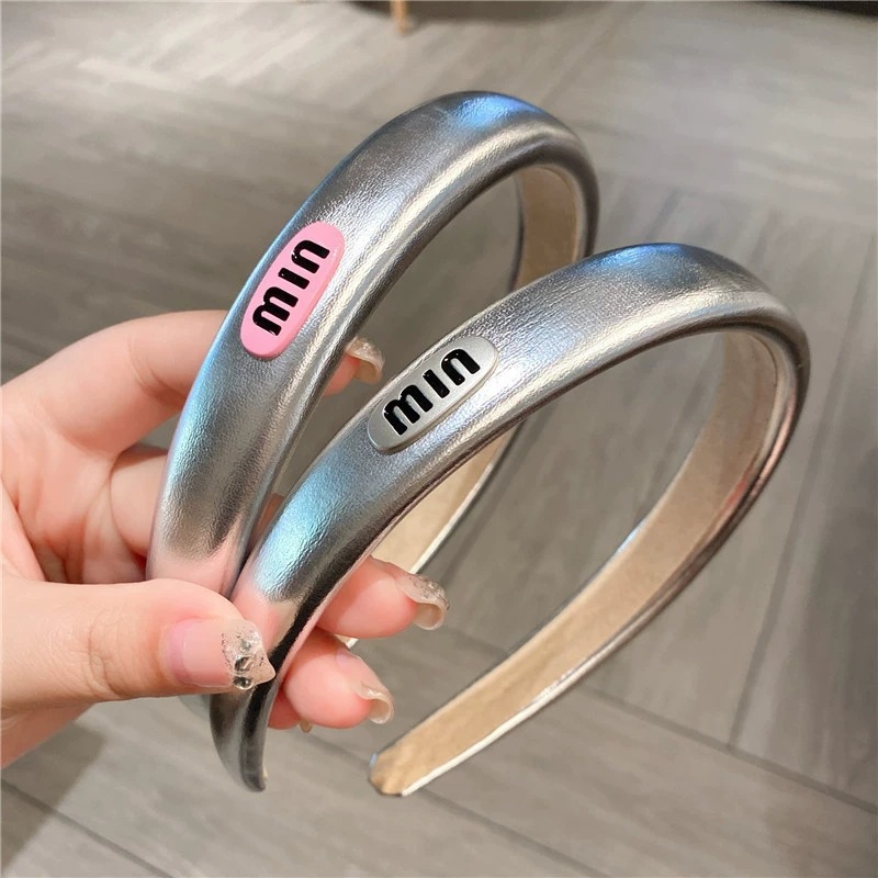 High-end, light luxury hair band, sponge, glossy, versatile headband, high top of the head, face-washing, elegant, hair-pressing, ladies' letter headwear Specification drawing