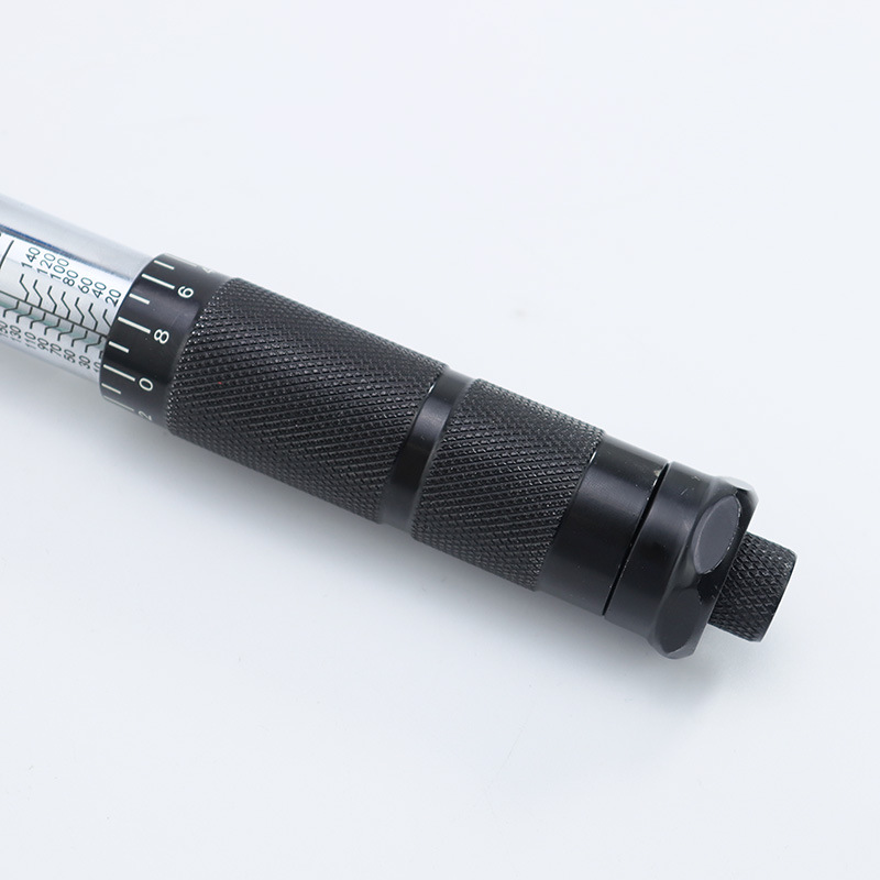 High-precision, high-torque adjustable industrial torque wrench for bicycle repair 3/8 19-110 Application Scenario