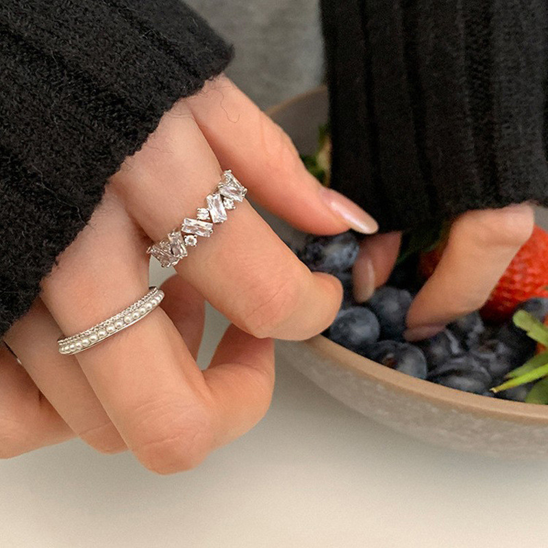 Irregular zircon ring for women, a Korean niche design, exquisite retro, trendy, simple and versatile ring Application Scenario