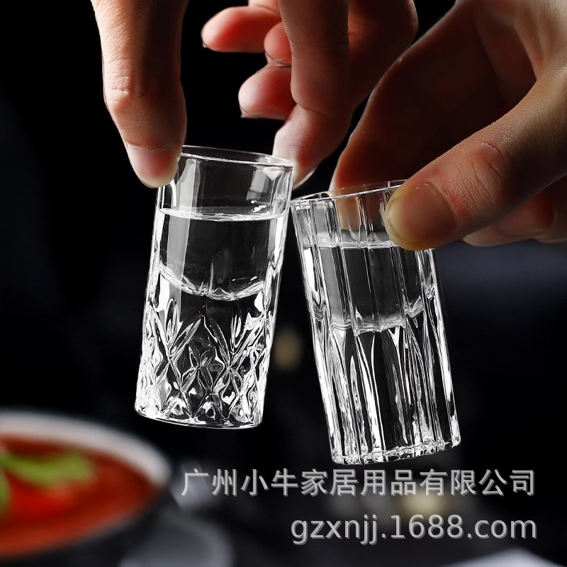 Japanese-style cut and engraved bullet cup, thick-bottomed light luxury starlight spirits cup, foreign wine carved glass, household white spirit cup Specification drawing