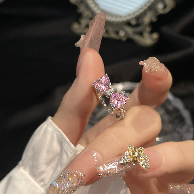 Pink bow, sweet and adjustable opening ring, a high-end index finger ring with a unique design for women, fashionable and individual ring full figure