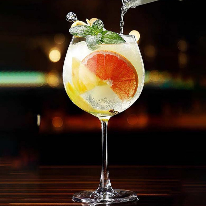 Glass highball glass, large-bellied red wine glass, European wine glass, Thai gin and tonic cocktail glass, red wine glass Application Scenario