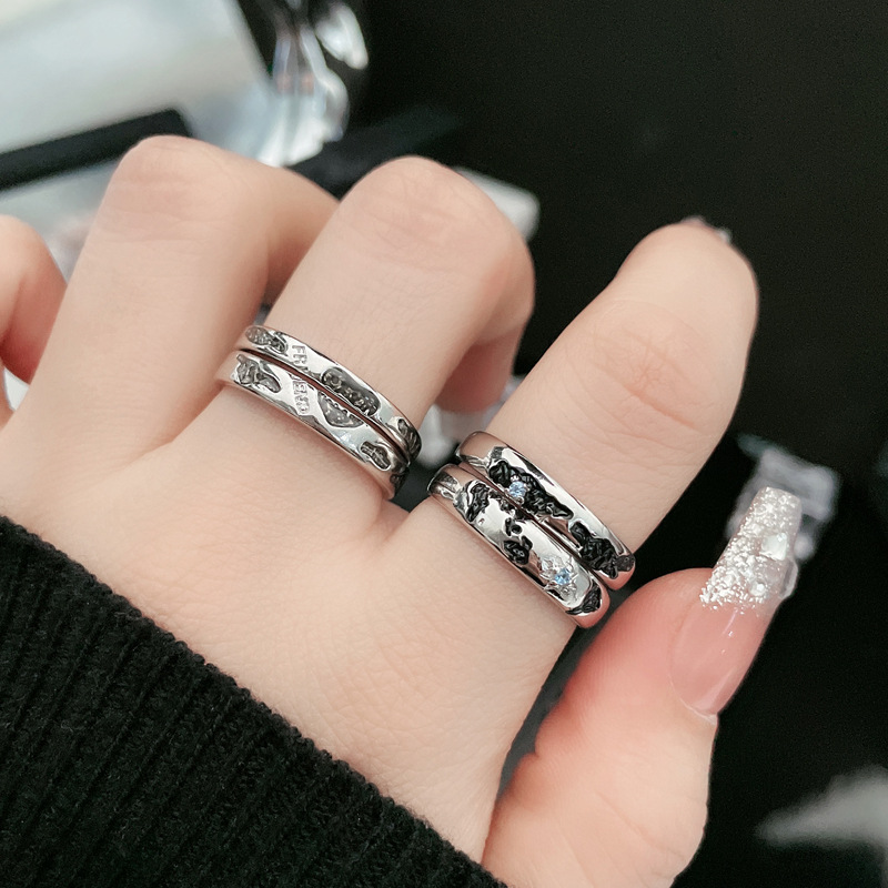 Irregular texture map personalized couple rings, cold style, niche high-end sense, fashionable and simple open ring trend Specification drawing