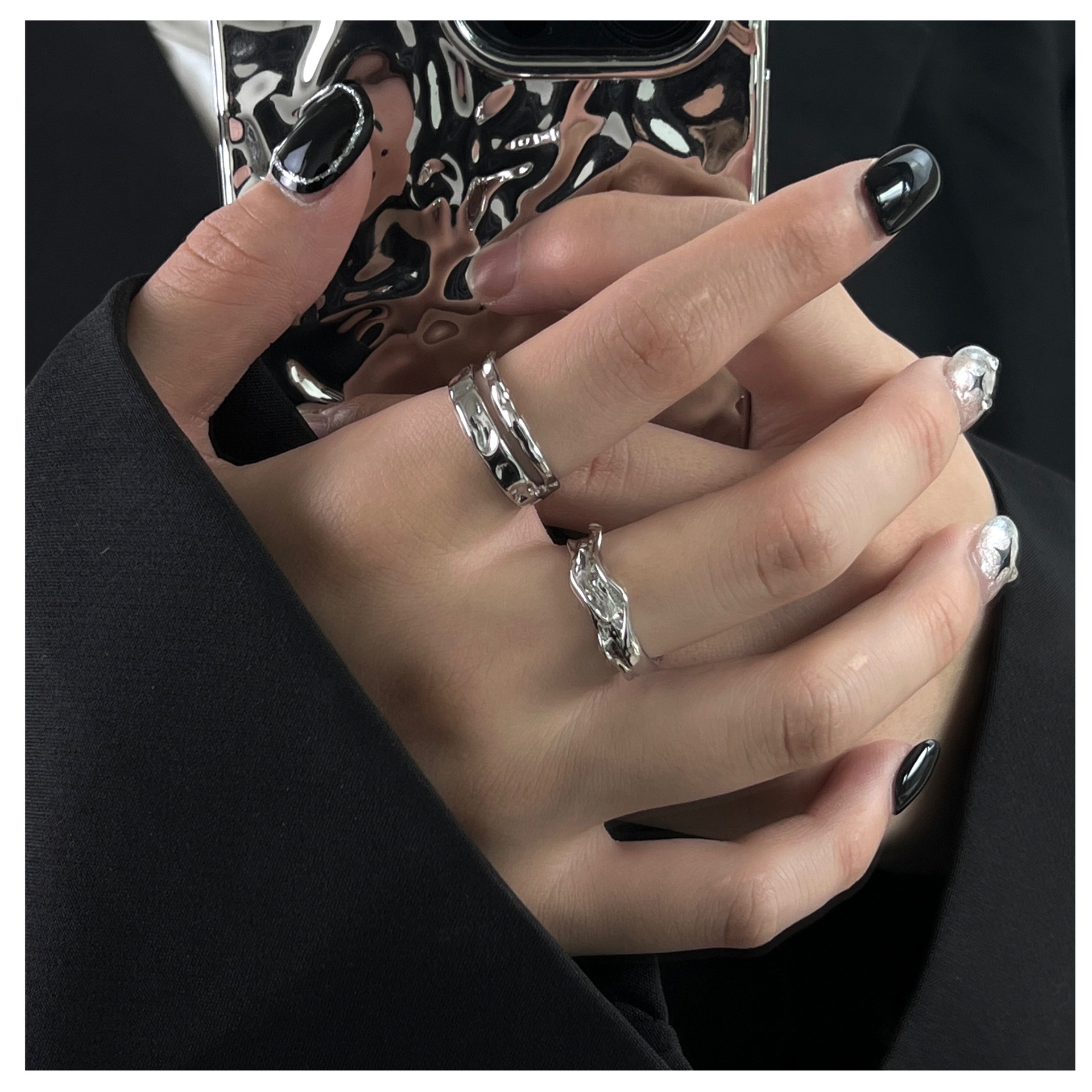 Irregular pleated texture open ring for women on Instagram, cold style, niche design, simple and individual, adjustable ring Application Scenario