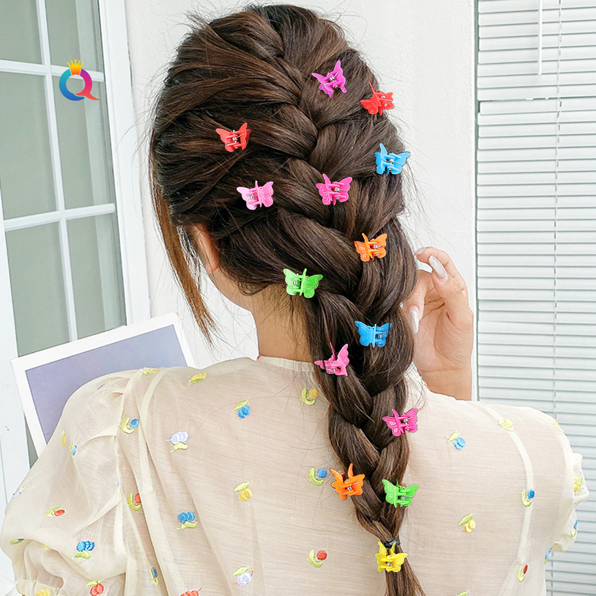 Qiyue Amazon small hair clips, butterfly small grab clips, colorful braided hair clips, bangs clips, women's hair accessories wholesale details Picture