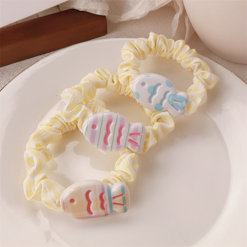 Cute little fish small intestine hair tie, children and students, hair band, hair tie, girls' double ponytail hair tie, hair accessory, headwear, hair tie Application Scenario