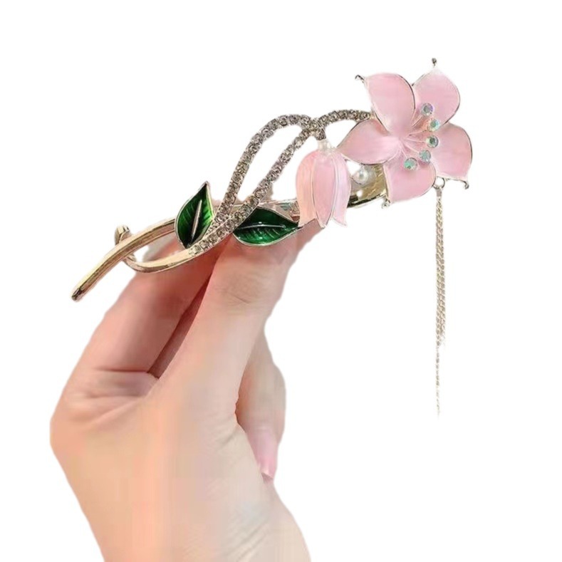 High-end butterfly tassel hair clips, feminine charm, Internet celebrity, wobbly water diamond pearl twist clip, back of the head updo hair clip Item Picture