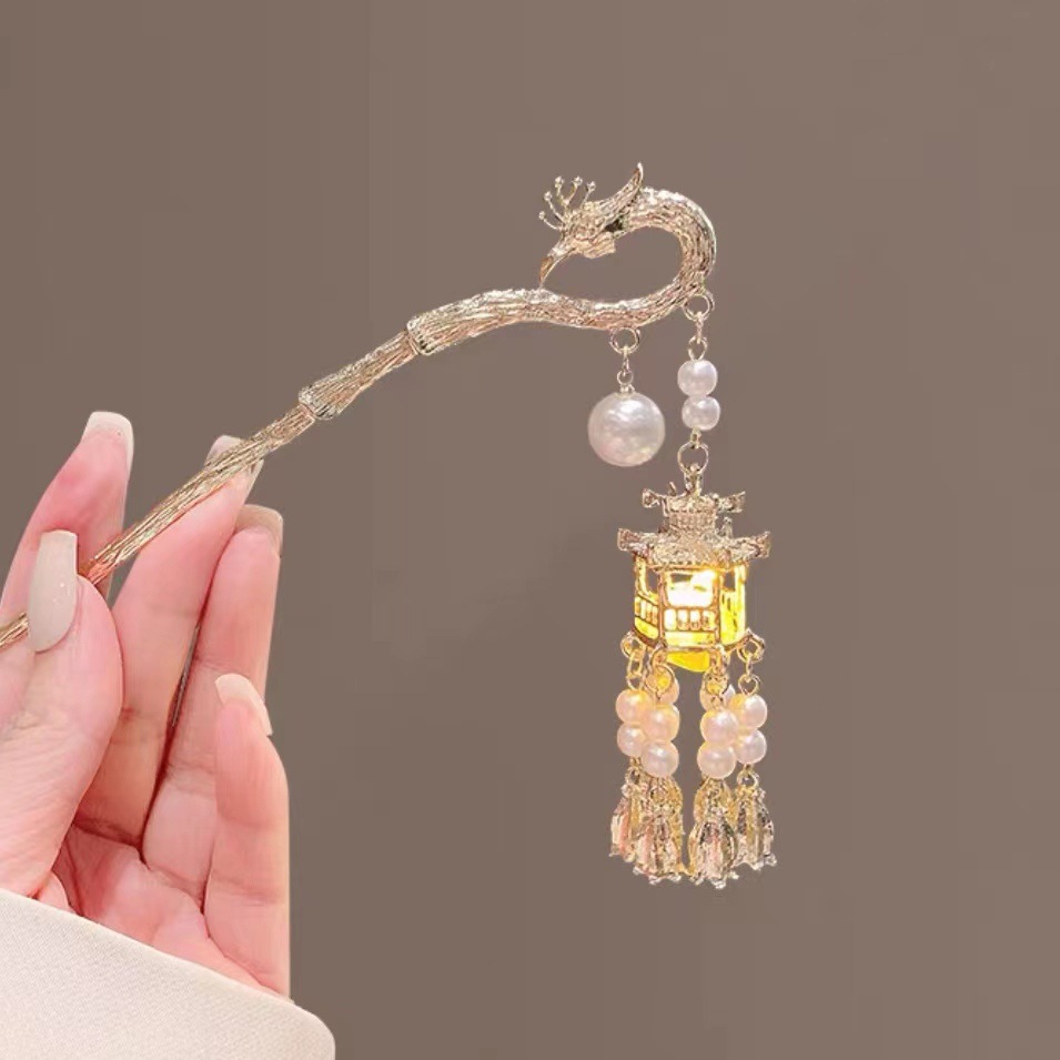 New high-end luminous hairpins, court-style lantern hairpins, Hanfu updo hair ancient-style headwear, New Year's niche hair accessories for women Application Scenario