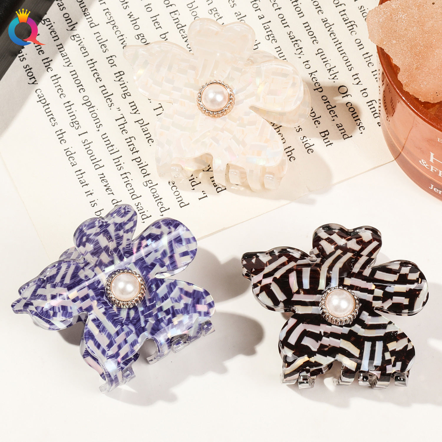 Wholesale of Qiyue Cross-border acrylic pearl five-petal flower hair clips, updo hair clips, women's back head shark clips Application Scenario