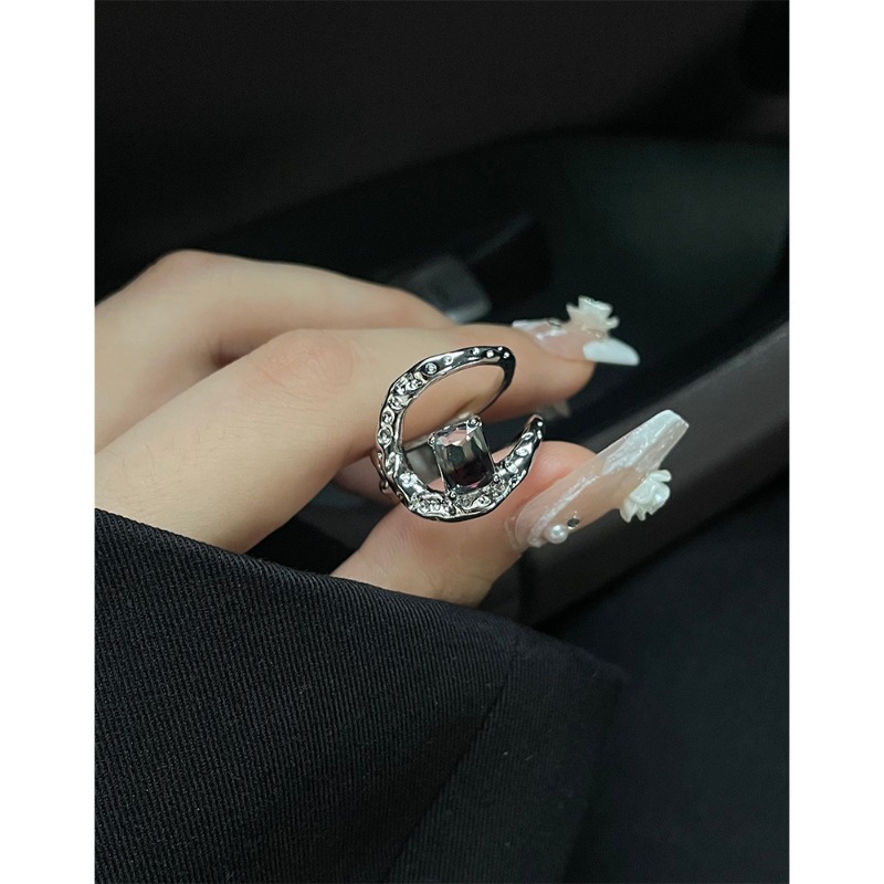 A new, retro, dark, and minimalist Instagram open-top ring with a cold style. It's a fashionable, individualistic, and high-end ring trend for women Specification drawing