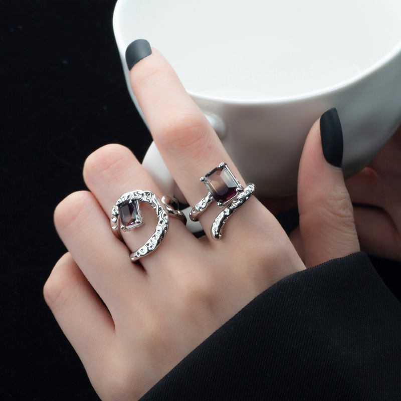 A niche black diamond zircon gradient hollowed-out opening ring for women on Instagram, with a cold and elegant style and a unique hip-hop food ring Specification drawing