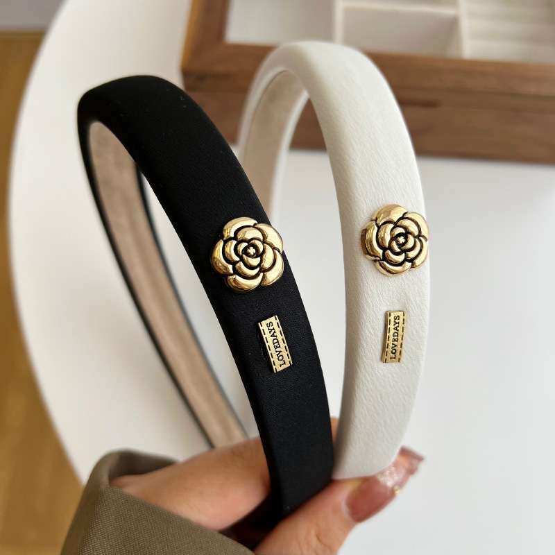 French retro camellia hairband for women's spring and summer hair accessories, high-end and elegant face-washing hairband, new high head headband details Picture