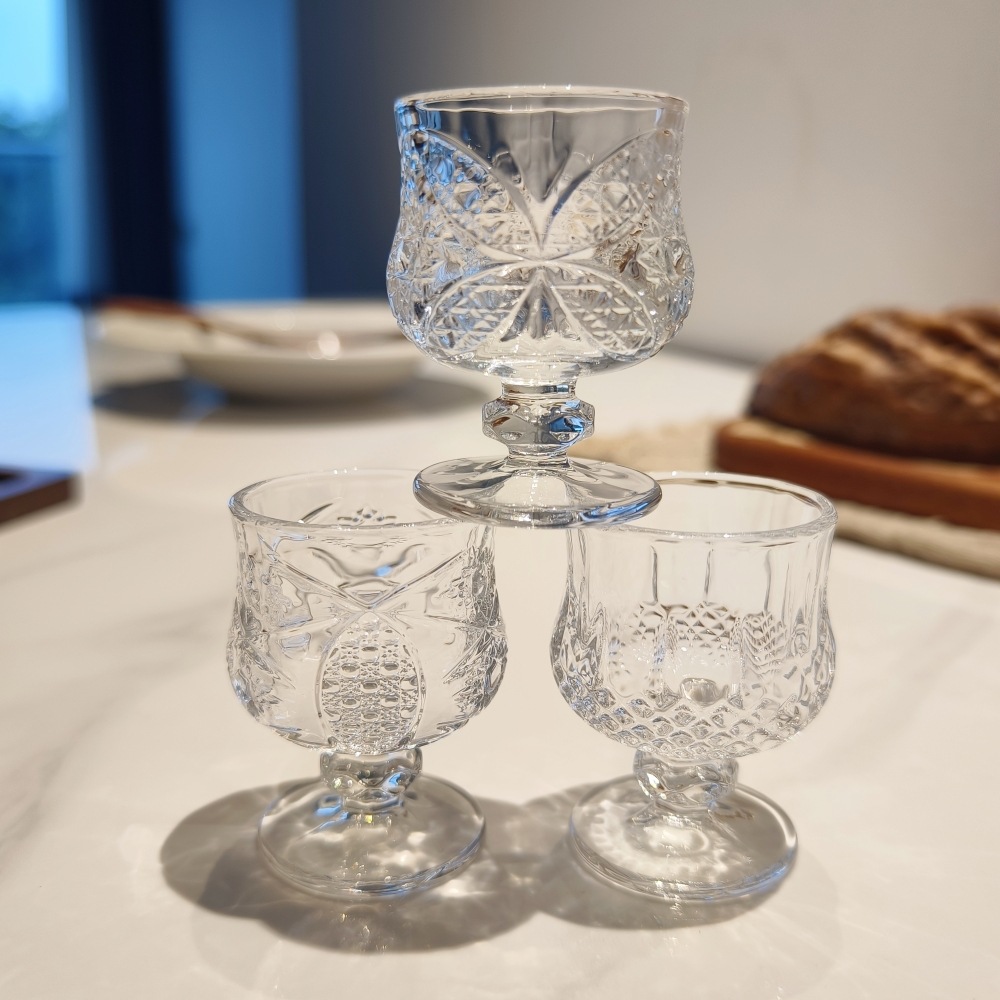 Mini ins high-footed engraved one or two small wine glasses and glass cups, vintage white wine glasses, 50ml per cup for household use details Picture