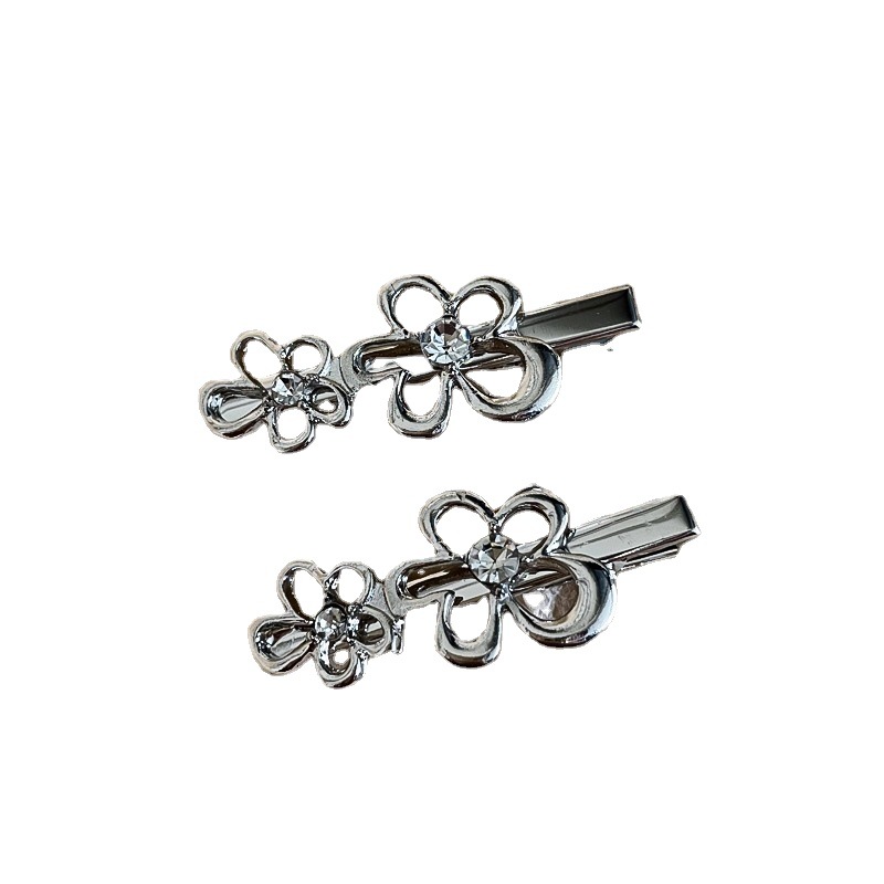 Metal one-line duckbill hairpin, women's hair accessory, high-end little Chanel style miumiu letter hairpin, ins style side clip Item Picture