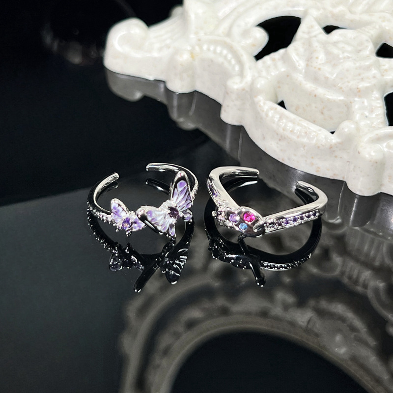 The simple, sweet and cool purple gradient double butterfly ring is a unique design for women with a distinctive color diamond style. It's a layered ring Specification drawing