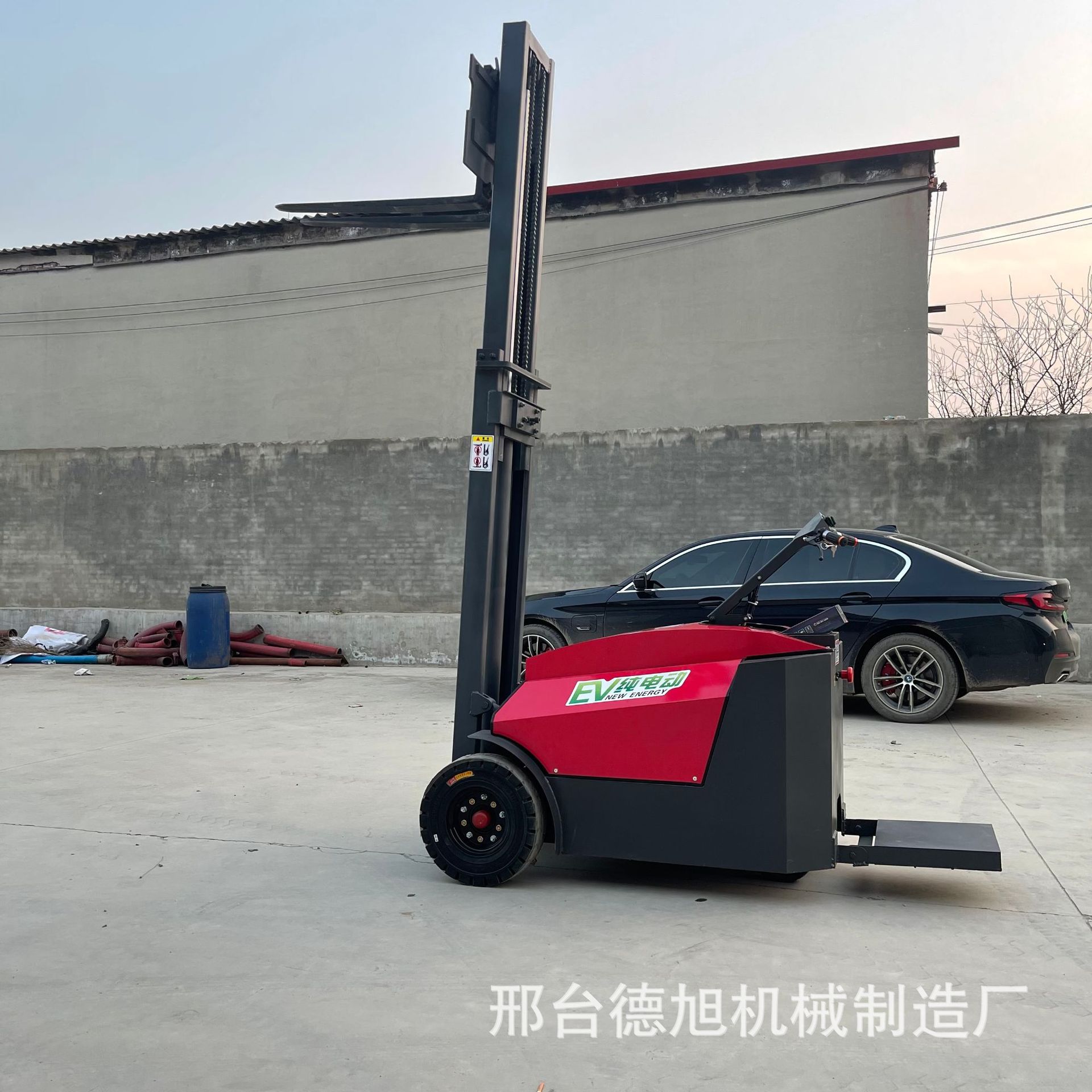 Pedal stacker, fully electric handling and loading forklift, standing stacker, warehouse lifting electric forklift Application Scenario