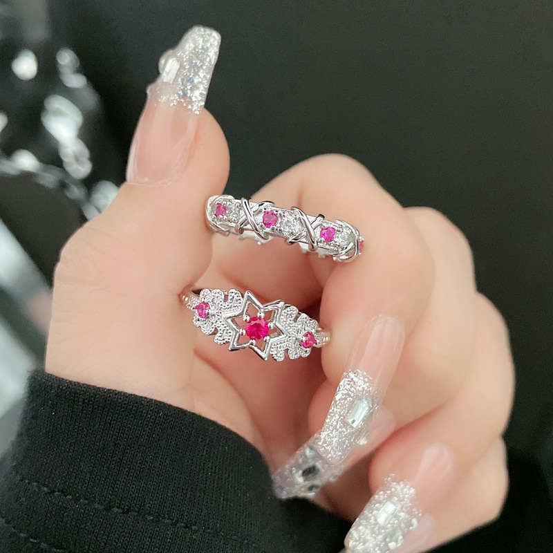 This light luxury cross-geometric star-opening ring exudes a sweet, cool and high-end vibe for women. It features an Instagram cold style and is fashionable and versatile Specification drawing