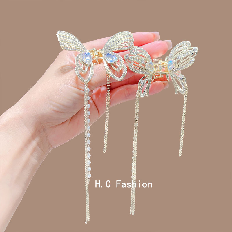 The exquisite and high-end butterfly tassel grab, the semi-tied hair grab at the back of the head, the shark clip, and the elegant ponytail hair accessory full figure