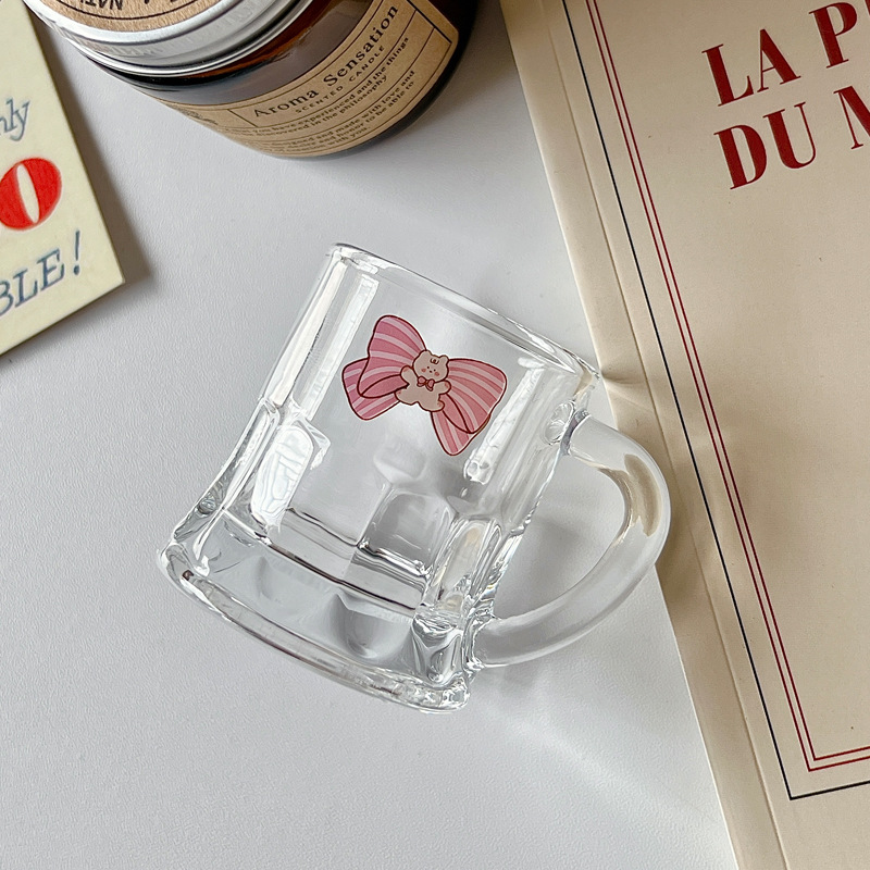 This is a high-appeal, girlish and cute fruit wine glass that is the same style as the Korean food vloggers Specification drawing