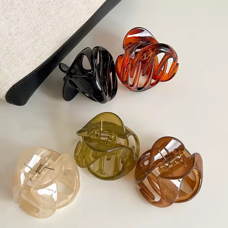 Irregular-shaped pumpkin hair clip, high-end women's hair clip, 2025 new high-end shark clip at the back of the head, small clip hair accessory details Picture