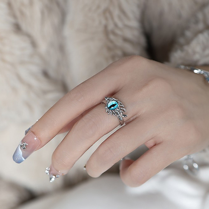 The Devil's Eye Open Ring, a niche design for women's cat's eye, exudes a sense of sophistication. It's an Instendors-style, exquisite and fashionable index finger ring trend details Picture