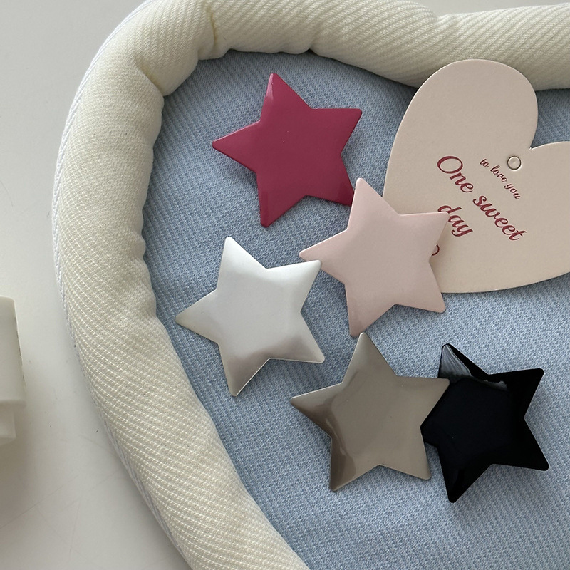 y2k cute star hair clips, bangs clips, energetic girl side clips, broken hair clips, duckbill clips, new hair accessories Application Scenario