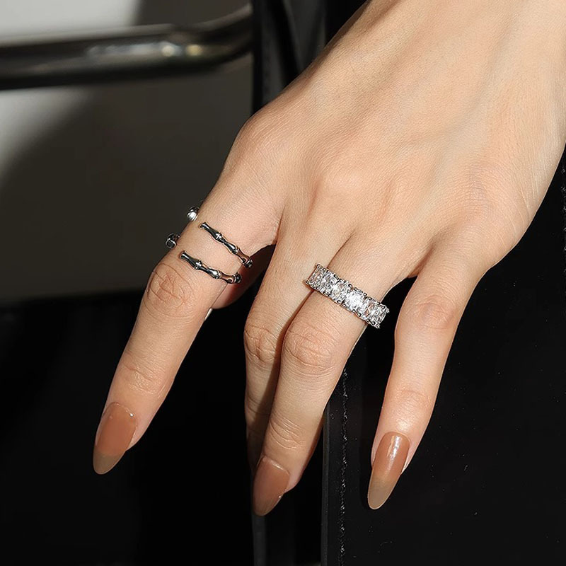 A niche design with a unique and cool style, a detachable open ring for layering, and a high-end full-diamond zircon index finger ring that can be adjusted for women details Picture