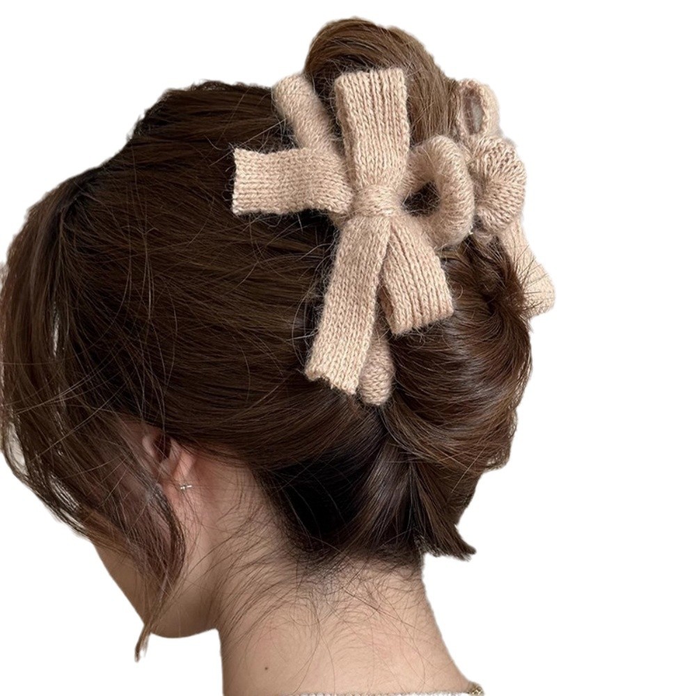 Han Yuan woolen knitted bow hair clips for spring and summer, shark clips for the back of the head, updo hair clips, high-end and elegant hair clips Item Picture