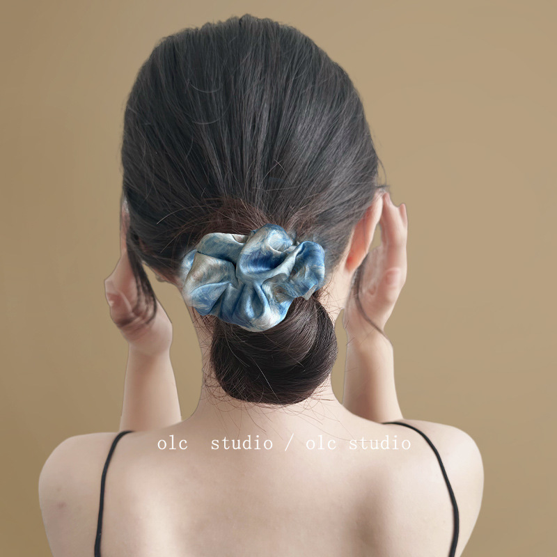 Starry blue, high-end oil painting satin, large intestine hair band, elegant hair tie, bun hair decoration, female summer details Picture