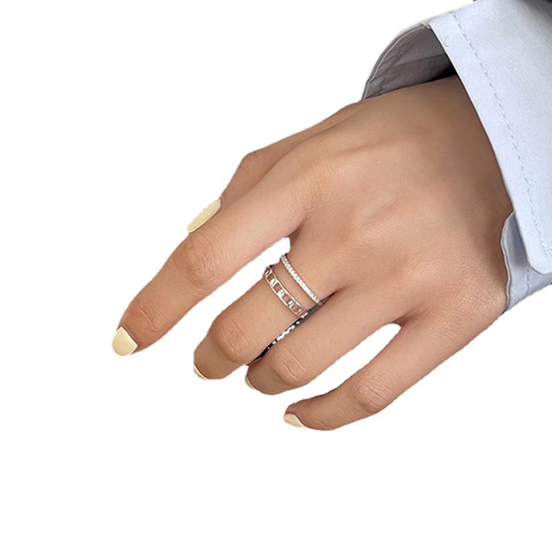 This is a niche design for women, featuring a double-layered, exquisite, and stylish Instagram index finger ring. It's a trendy and unique ring that has become a social media sensation Item Picture