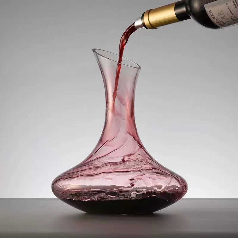 Large glass wine dispenser with handle, wine decanter for red wine, thickened and personalized wine glasses, wine pot Application Scenario