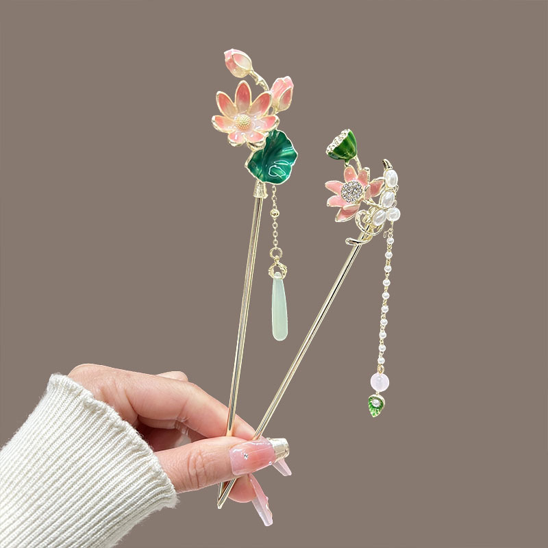 Ancient-style lotus leaf and lotus hair hairpin for women, new style, wavy, tassel hair, back of the head, coiled hair hairpin, hairpin accessory full figure