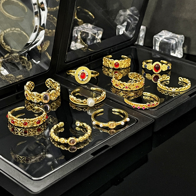 A niche design sense, light luxury, hollowed-out opening ring for women on Instagram, a cold style metal ring for girls with a sweet and cool temperament full figure