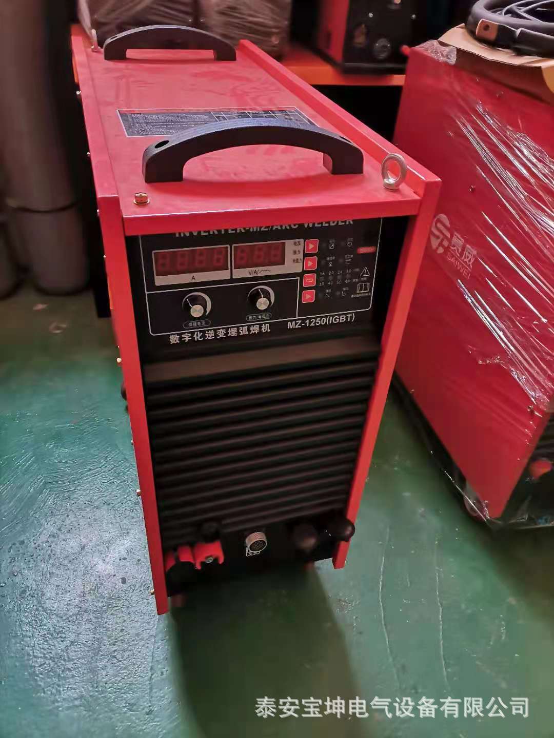 The export automatic submerged arc welding machine MZ-1250 is paired with the Zhenkang trolley 380V inverter automatic submerged arc welding machine undefined