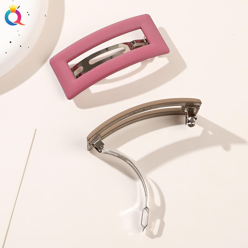 Wholesale of Qiyue Korean version matte hair clips, women's back head coil spring clips, simple ponytail hair clips, top clips and hair accessories Specification drawing