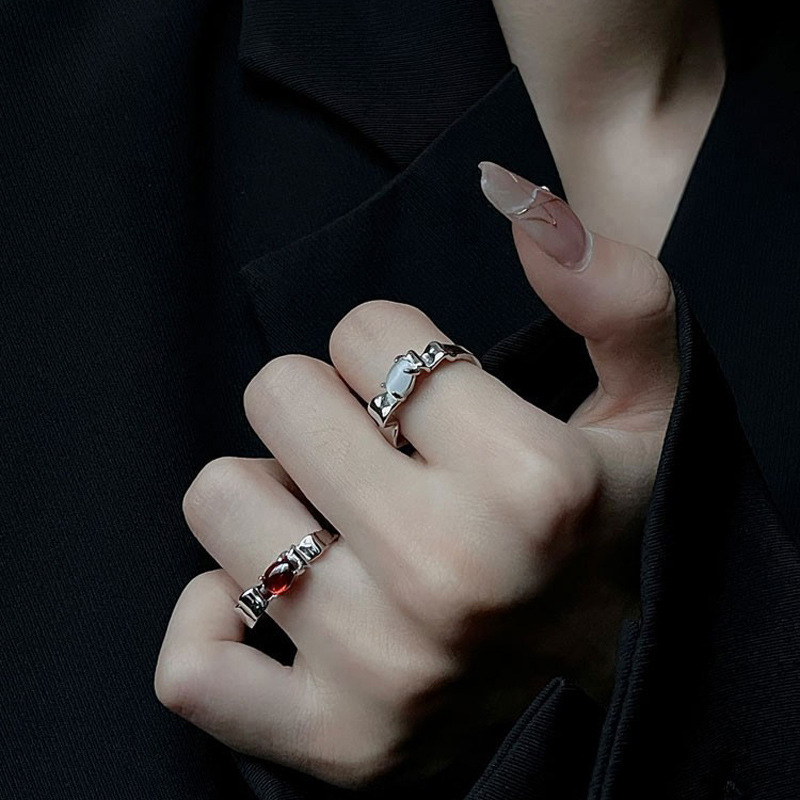 Irregular pleated opal open ring, a niche design for women, with a cold style and a high-end, light luxury and individual ring trend Specification drawing