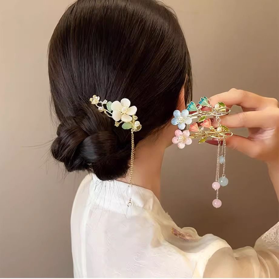 New Chinese-style ancient-style flower tassel hair clips for women spring and summer, new duckbill clips, fashionable hair clips, bangs clips, side clips Application Scenario