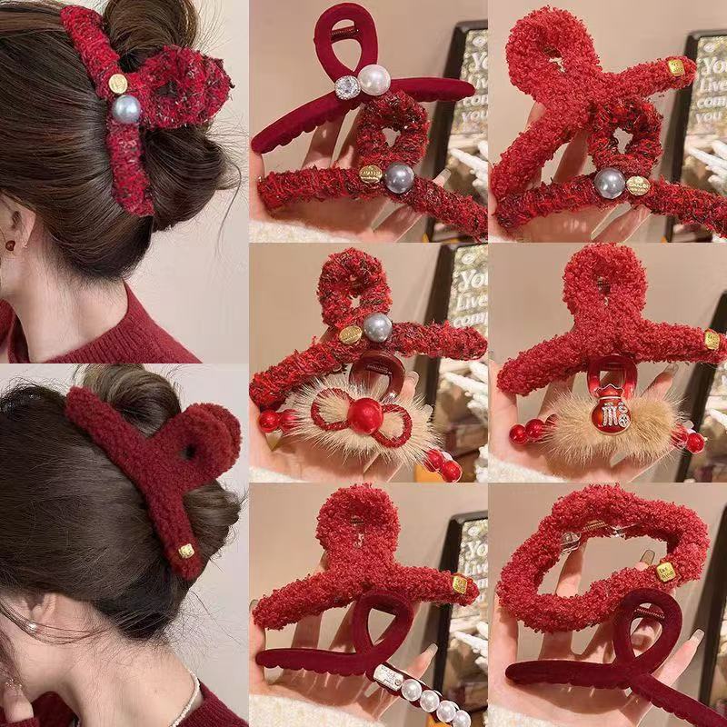 Ankela red plush hairpin for women's spring and summer, with a high-end touch, small chanel-style pearl grab clip, shark clip, large size and abundant hair volume full figure