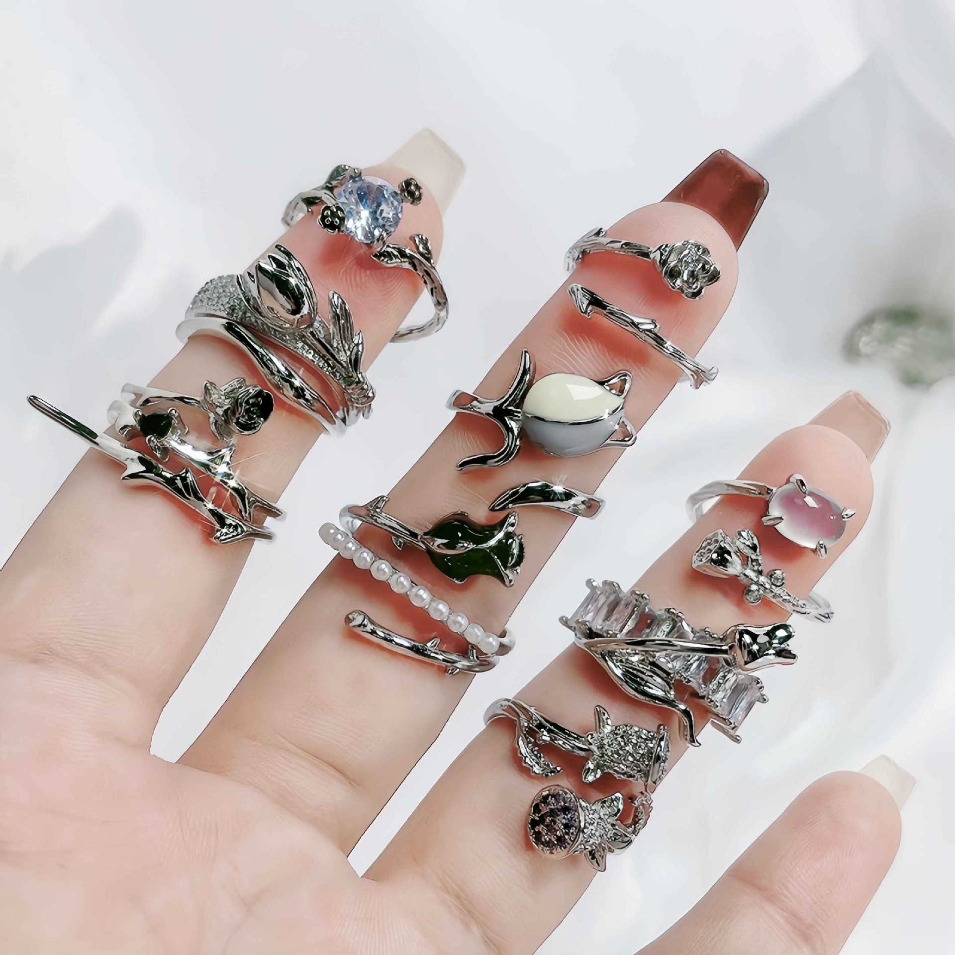Retro and unique rose style, fashionable and versatile ring, simple flower for women, high-end, exquisite and cold style ring Specification drawing